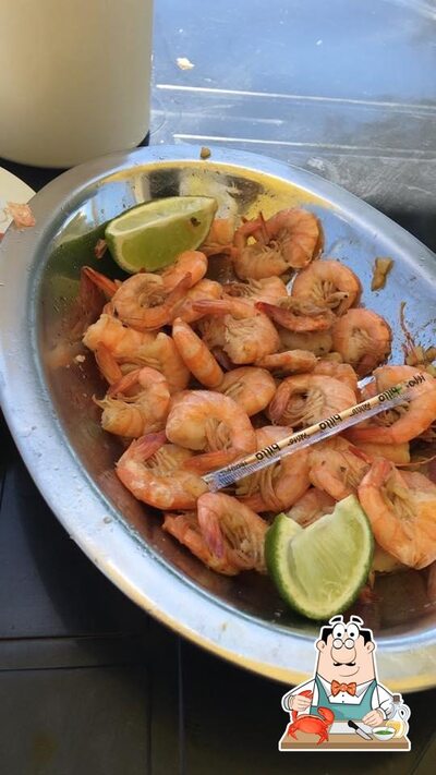 Experimente diversos itens de frutos do mar servidos no Restaurante Brotos e Coroas