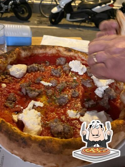 A Pizzeria Fermata Est - mare, puoi ordinare una bella pizza