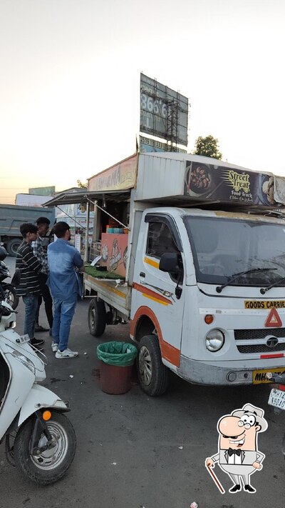 Check out the outside part of Shawarma Treatment