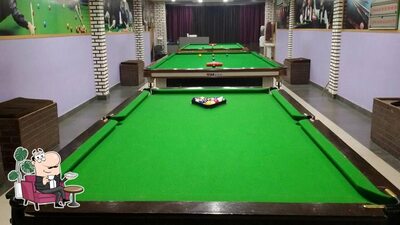 Check out how Snooky Dooky Snooker Pool looks inside