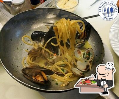 Da Teresa e Patrizia propone un'ampia varietà di prodotti di cucina di mare