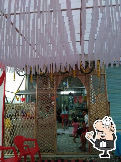 The interior of Om Foodies