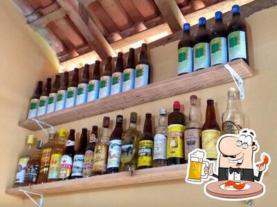 Desfute uma tulipa de cerveja leve ou escura