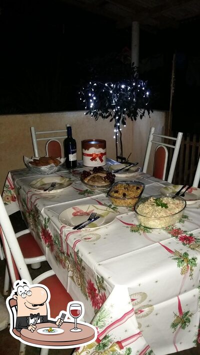 Comida em Mercearia e Bar Bicas