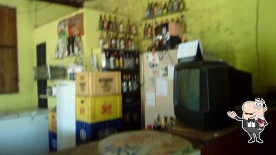 É agradável desfrutar uma taça de vinho no Restaurante Karon