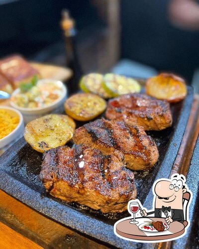 Pratos de carne são oferecidos no Kebab's