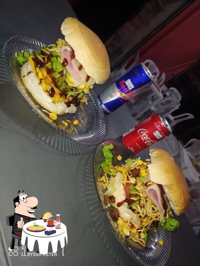 Delicie-se com um hambúrguer no Magia da pizza
