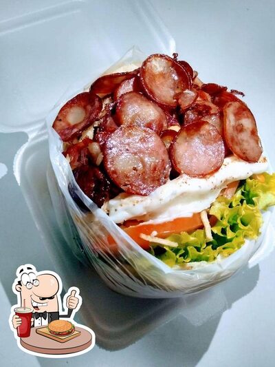 Experimente um hambúrguer no Miguelito Lanches Plus