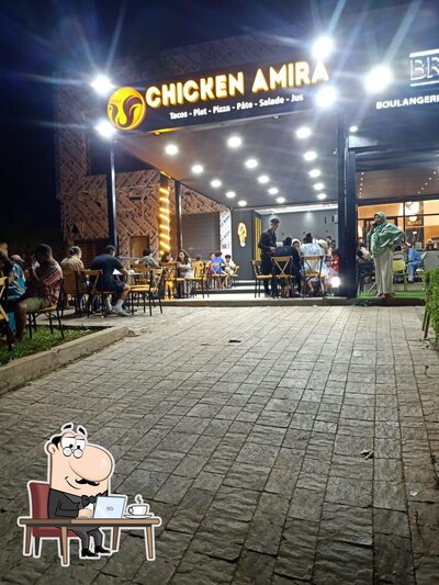 L'intérieur de Chicken Amira