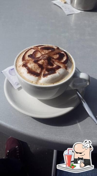 Assaggia le tante cose da bere che offre Café Express