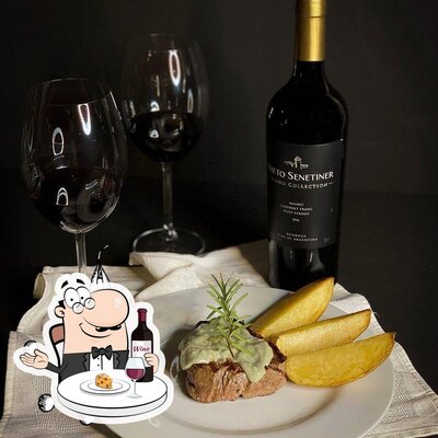 Experimente vinho no Temperos da Lalá