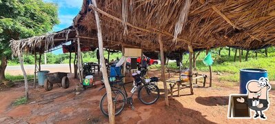 O exterior do Caldo de cana do tico