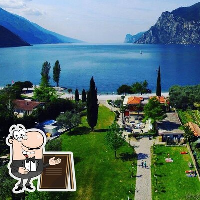 Guarda gli esterni di Ristorante Villa Cian (Torbol sul Garda, TN) Torbole sul Garda