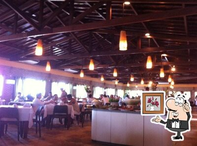 Veja imagens do interior do Restaurante Buffet Corais