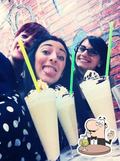 Prenditi un drink dal menu