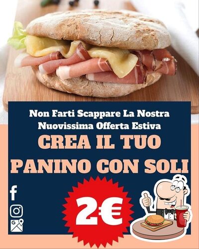 Concediti un bell'hamburger al caffè bar Byblos Cafè