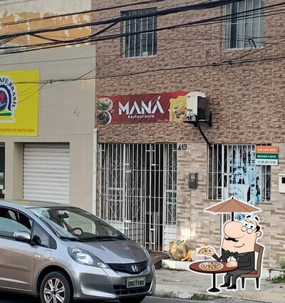 Veja a área externa do Maná Restaurante & Lanchonete