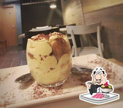 Non scordarti di provare un dessert al pub & bar Godot Dinner House