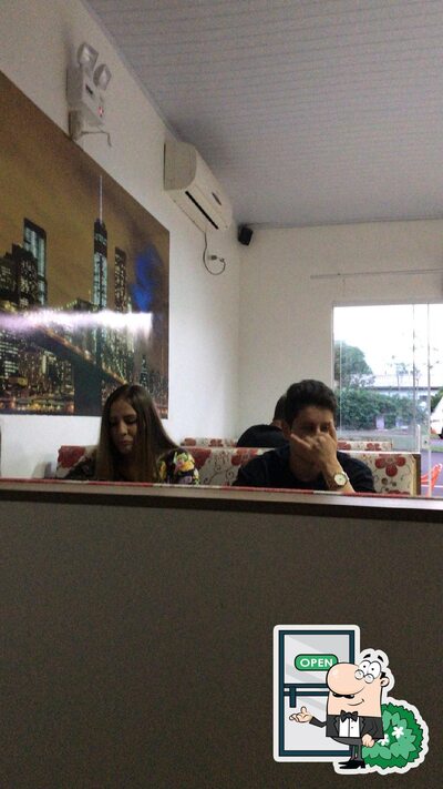 Descubra o exterior do PUB NIGHT