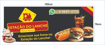 Delicie-se com um hambúrguer no Estação Do lanche