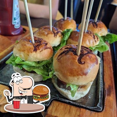 Delicie-se com um hambúrguer no Monaco Lounge Bar Ribeirão Prêto SP