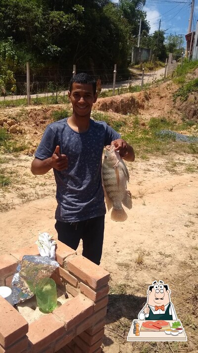 Pesqueiro Emanuel serve uma variedade de pratos de peixe