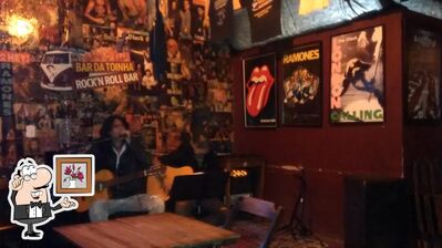 Veja imagens do interior do Toinha Rock Pub