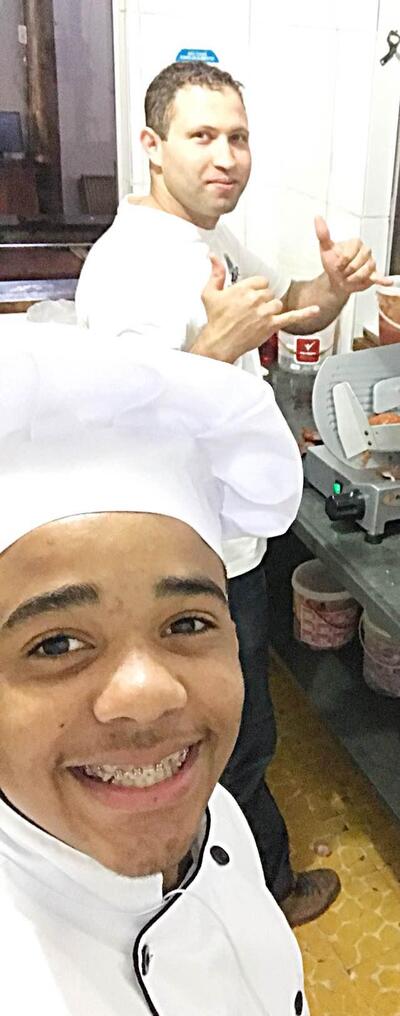 Desfrute refeição preparado pelo chef
