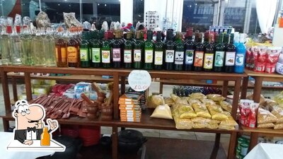 Restaurante e Lanchonete Barracão serve uma seleção de drinques
