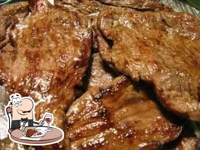 Escolha pratos de carne do menu