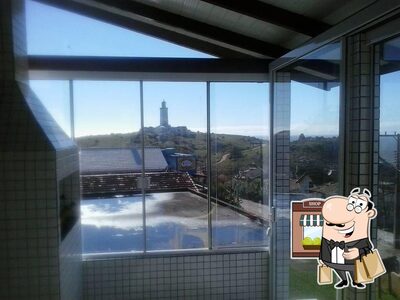 Veja a área externa do Restaurante Barracão