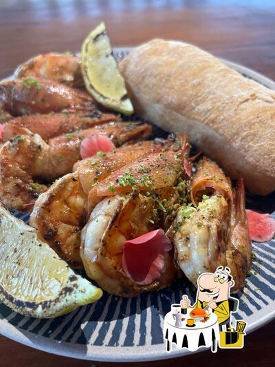 Platos en Sunrise Beach Club