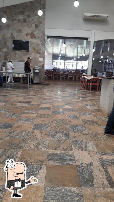 Sente em uma das mesas no Restaurante - UNASP campus Engenheiro Coelho