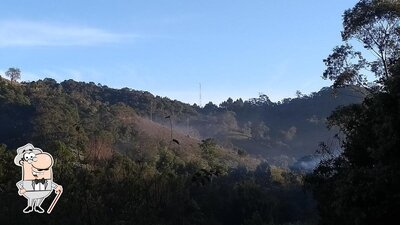 Desfrute da vista da área externa do Quitutes da Beth Ibitipoca