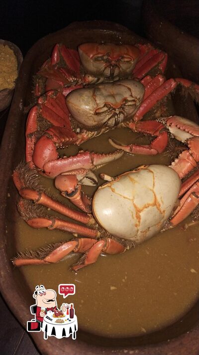 Escolha diferentes pratos de frutos do mar oferecidos no Restaurante Arpoador