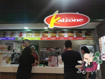 O interior do Mini Kalzone Carrefour Goiânia