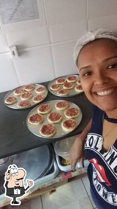 O interior do S&M Petiscos e Pizza