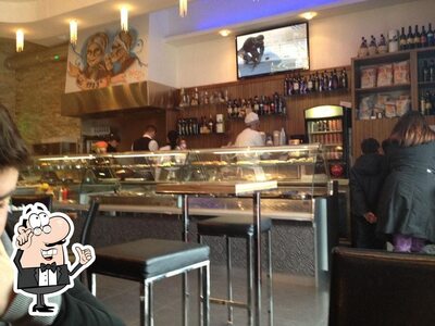 Dai un'occhiata agli interni di Bar-Pizzeria "E Vicchiarelle" Ristorante