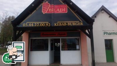 Profitez de la vue de l'espace ouvert de Biladi Kebab-Burger
