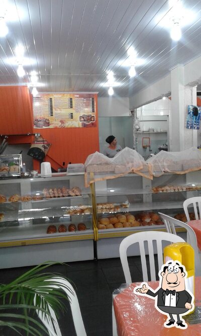 Veja imagens do interior do Padaria Sabor do Trigo