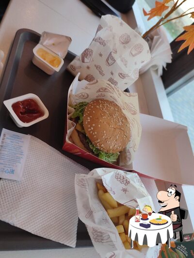 Commandez un hamburger à Ёлки
