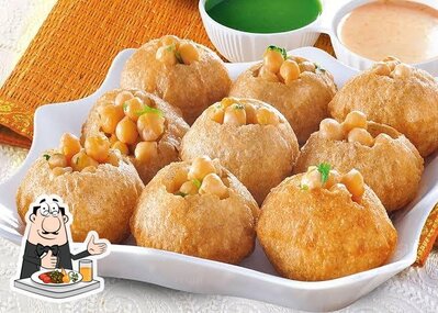 Food at Mahesh Panipuri Center
