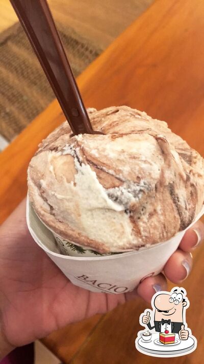 Bacio di Latte serve uma variedade de pratos doces