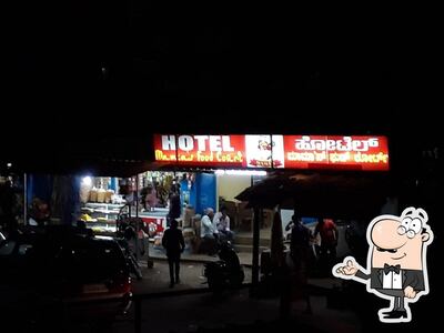 Check out how Mama's Food Court looks inside