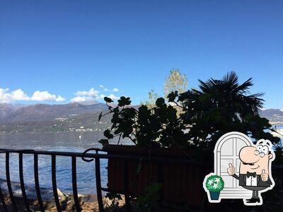 Puoi goderti l'aria fresca da seduto all'esterno di Ristorante Italia