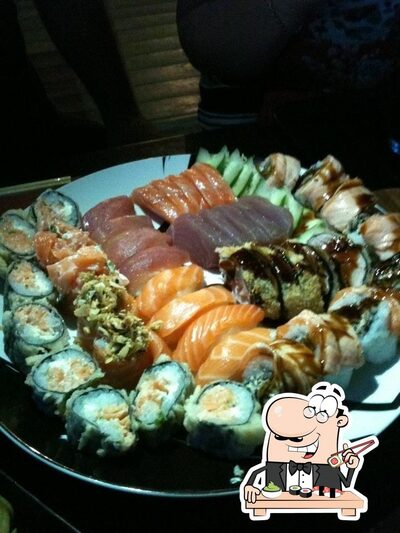 Rolos de sushi são disponibilizados no Sushimar