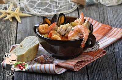 Scegli tra i molti pasti di mare offerti F.B