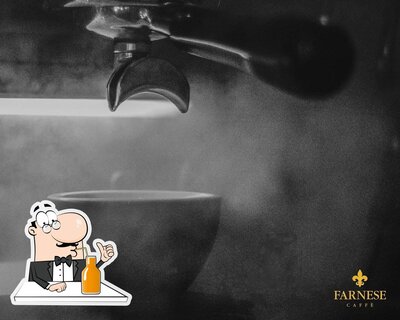 Vai a provare i vari drink che offre Caffè Farnese
