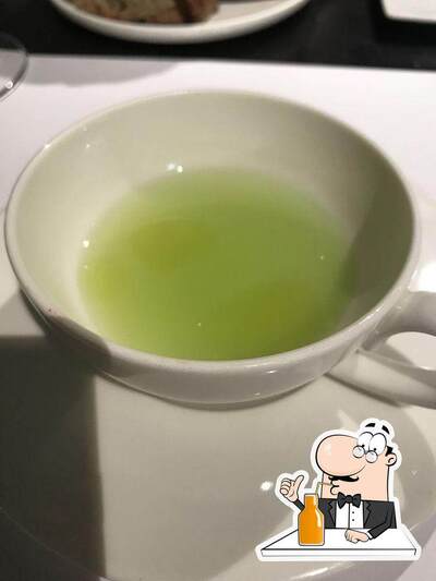 Vai a provare le varie cose da bere servite dal ristorante Spazio