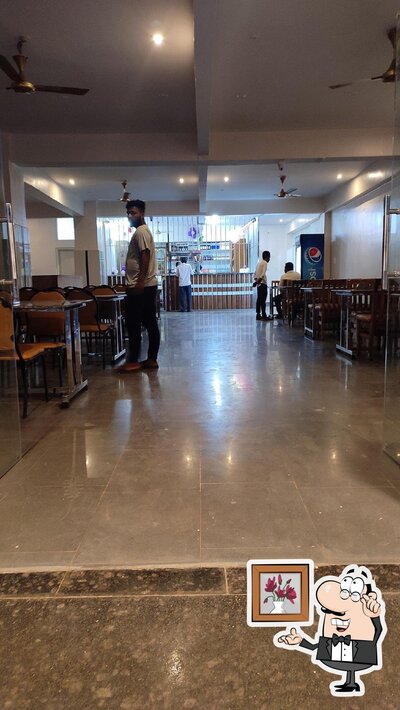 Check out how Apple Bar looks inside